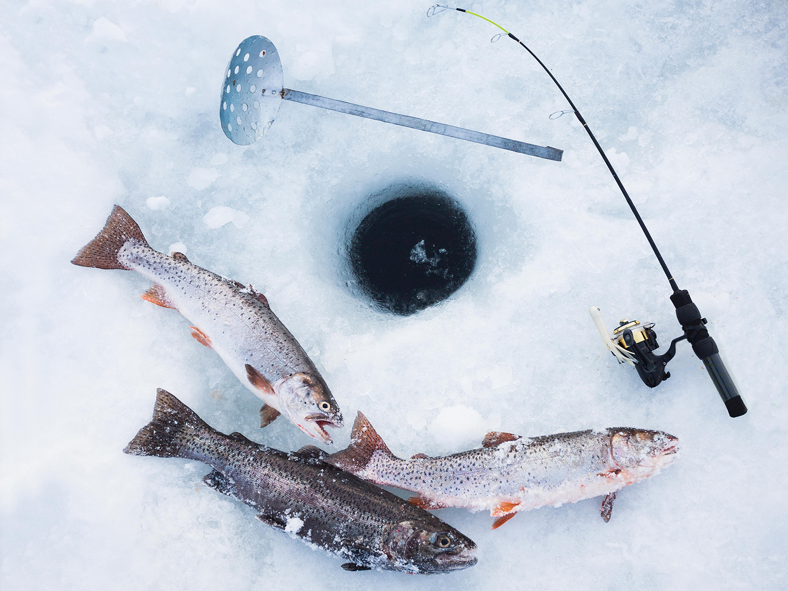Ice-Fishing_Mike-Kemp-Getty-Images.jpg